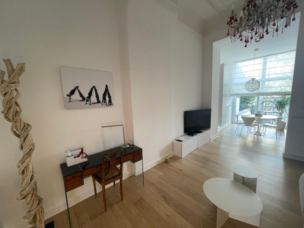 Apartment In Trendy Chatelain Center Brussels Area Little Garden Internet Wifi Eksteriør billede
