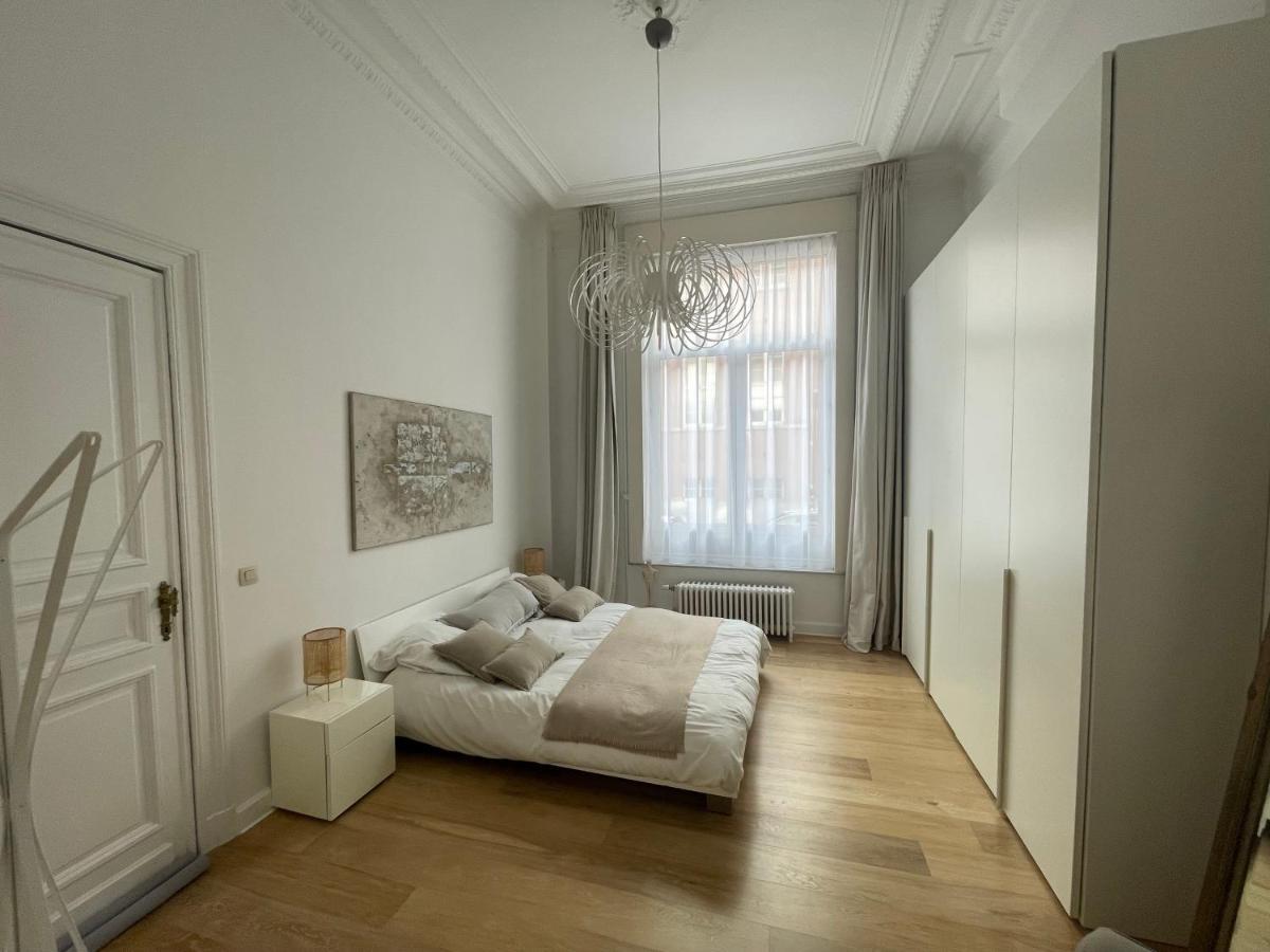 Apartment In Trendy Chatelain Center Brussels Area Little Garden Internet Wifi Eksteriør billede